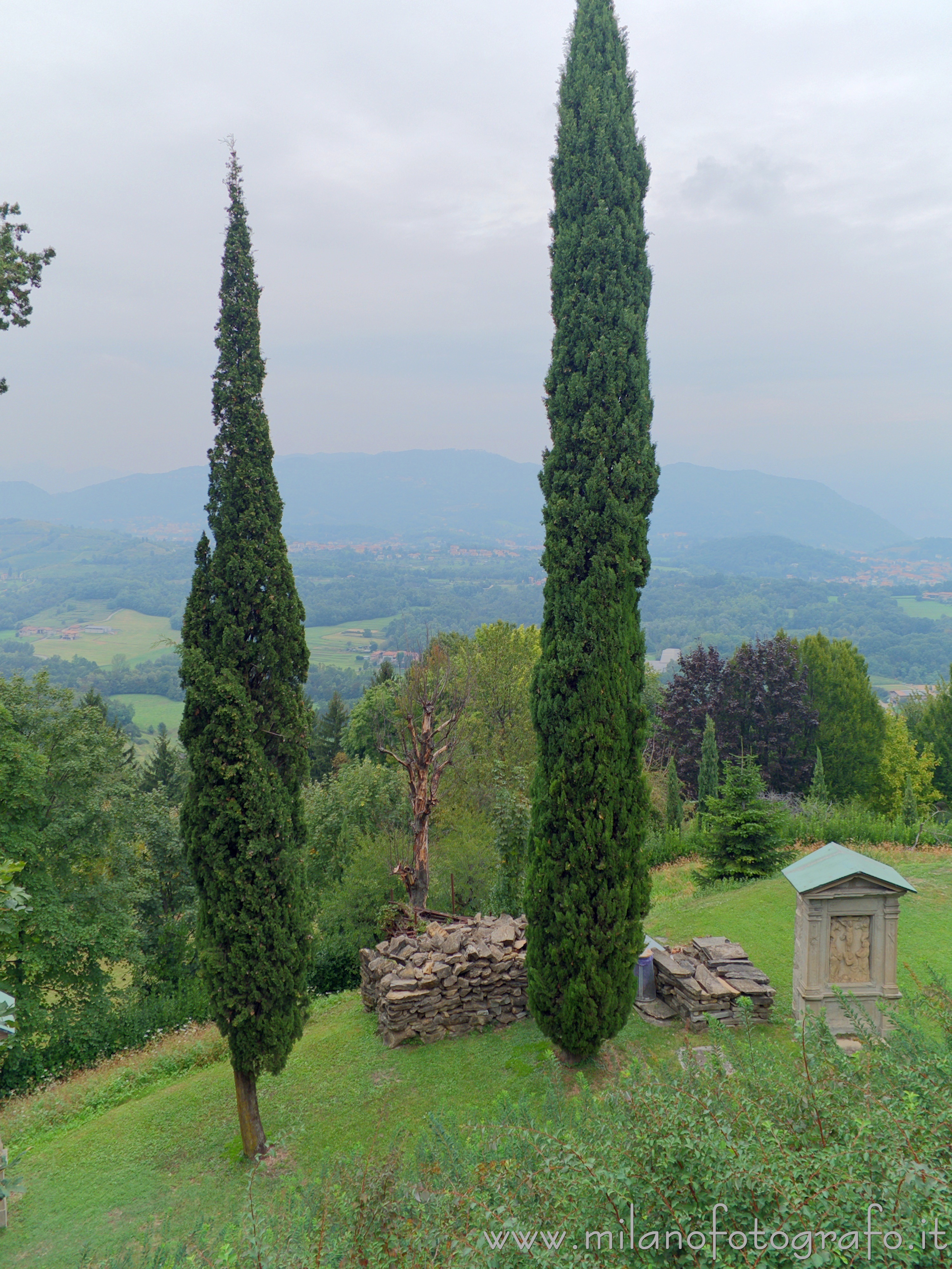 Montevecchia (Lecco) - Vista verso la Brianza dal Santuario della Beata Vergine del Carmelo